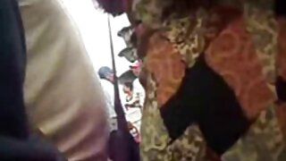 پیلے ایشیائی نوجوان  ...