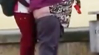تباہ شدہ برونیٹ MILF ...
