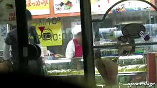 جرابوں میں گلیمر چوز ...